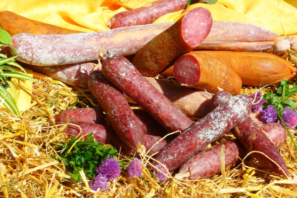 saucissons-ferme-auberge-colombier