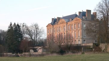 chateau Aulnois Seille
