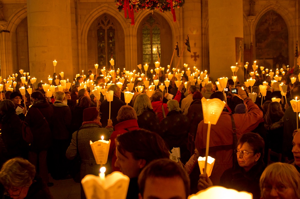 procession aux flambeaux