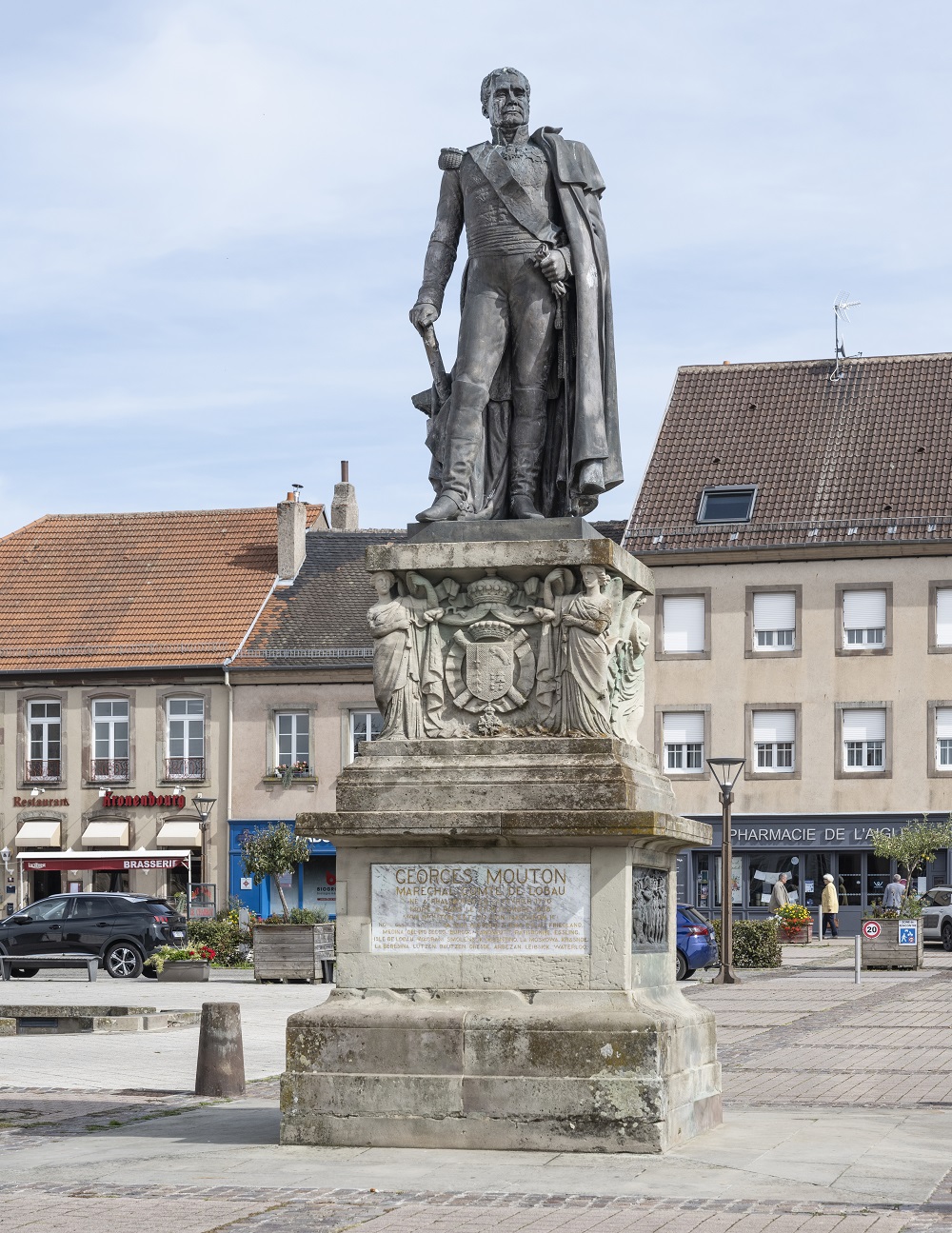 Statue Georges Mouton