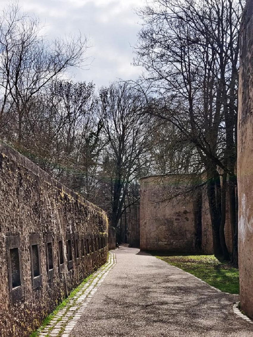 Le pont des Grilles de la Basse-Seille (fin XIVe Siècle), ancienne porte  d'eau de l'enceinte urbaine de Metz