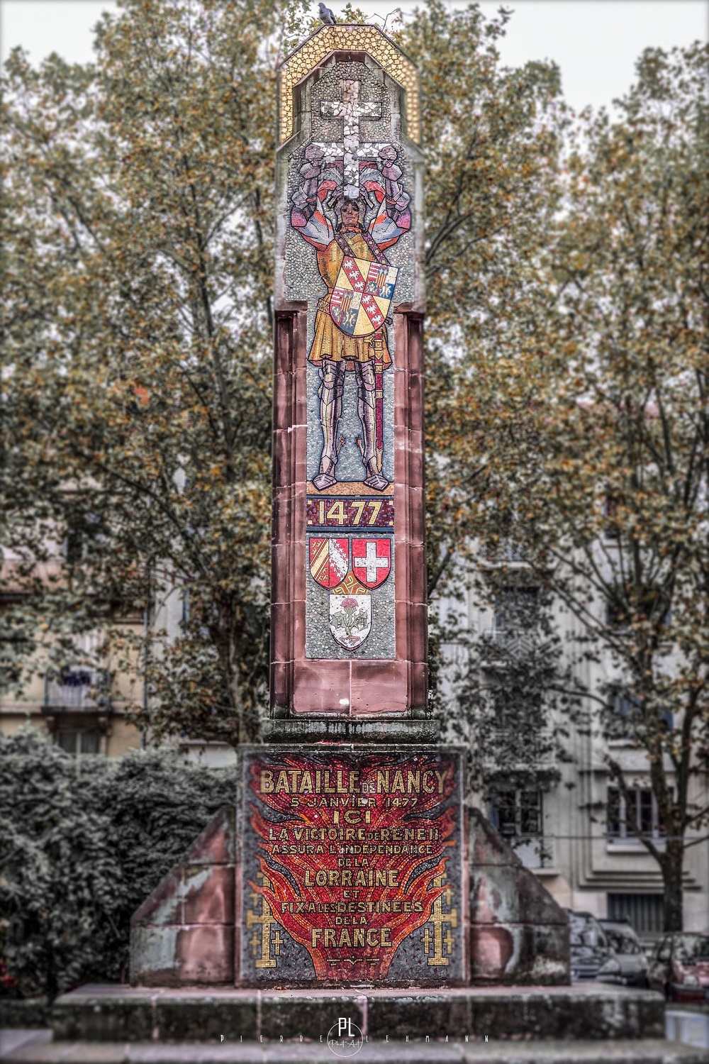 Monument Place Croix de Bourgogne