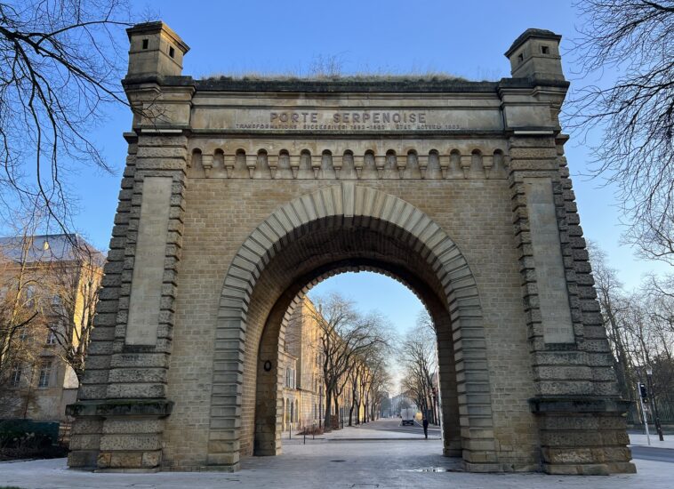 Porte Serpenoise