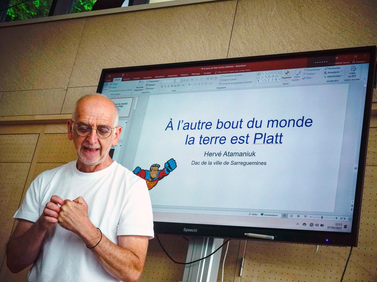 La Terre est Platt