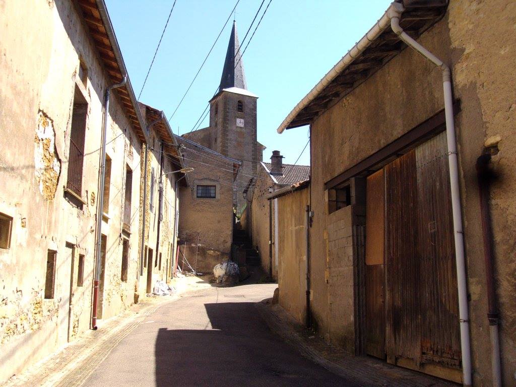 aître fortifié Waville