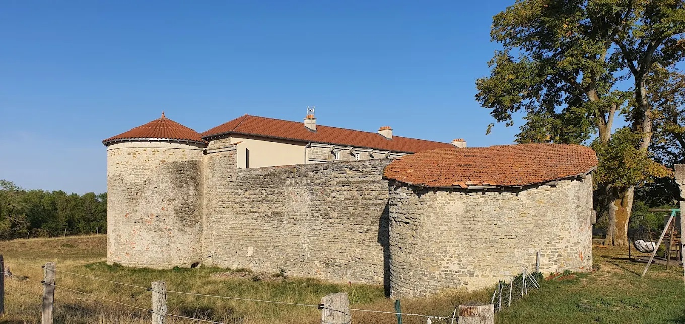 tours château Etreval