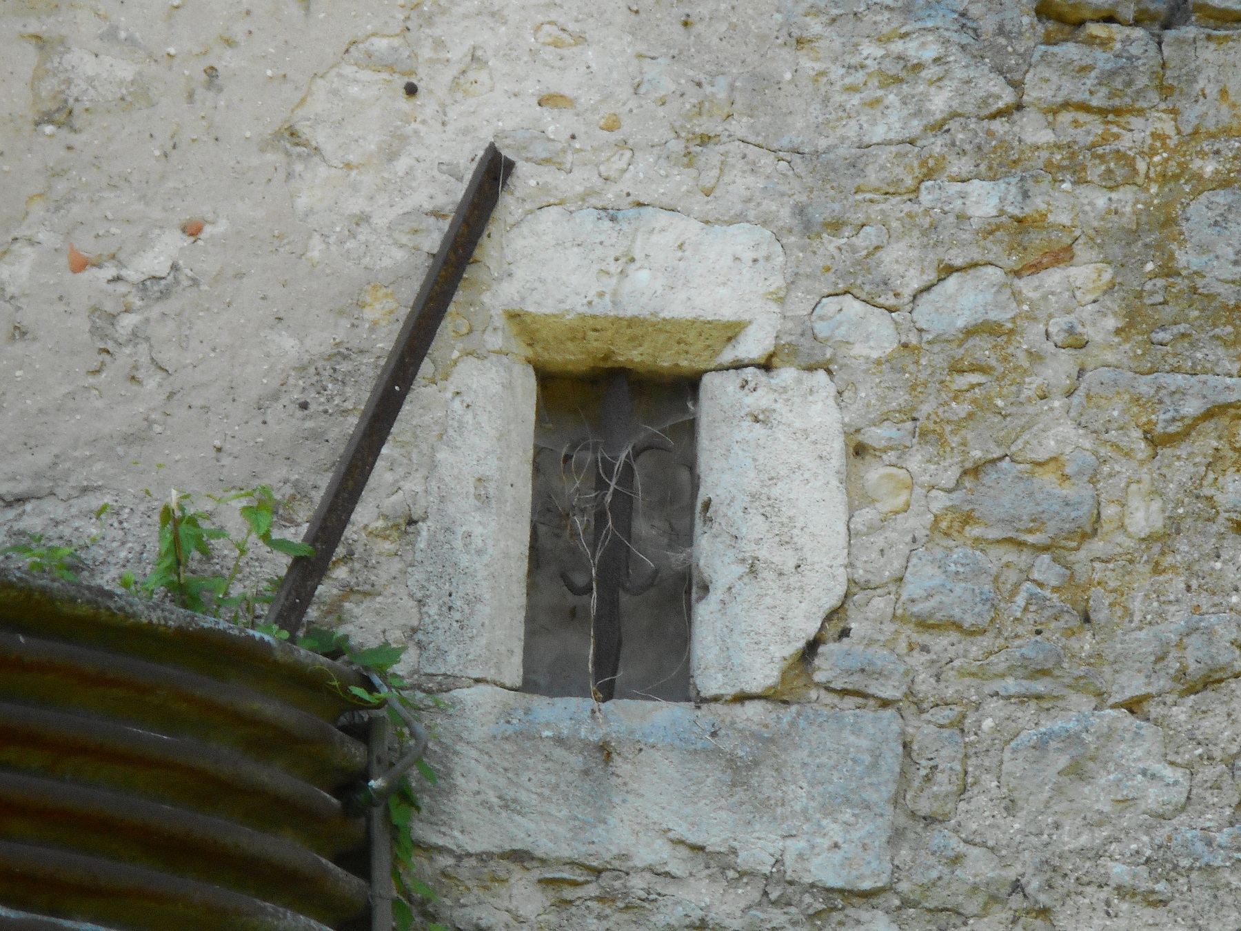 fenêtre balais sorcière