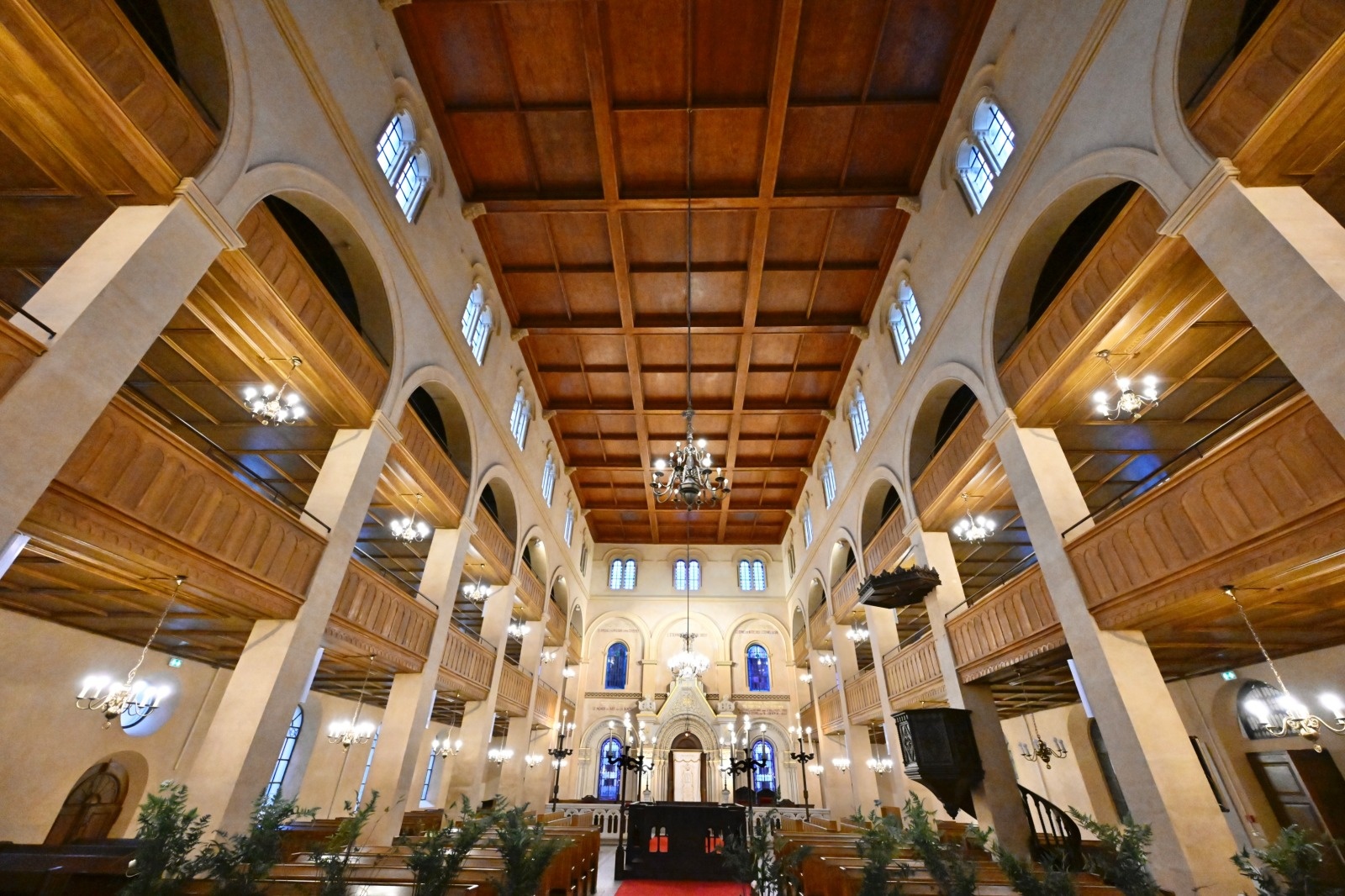 hauteur plafond synagogue Metz