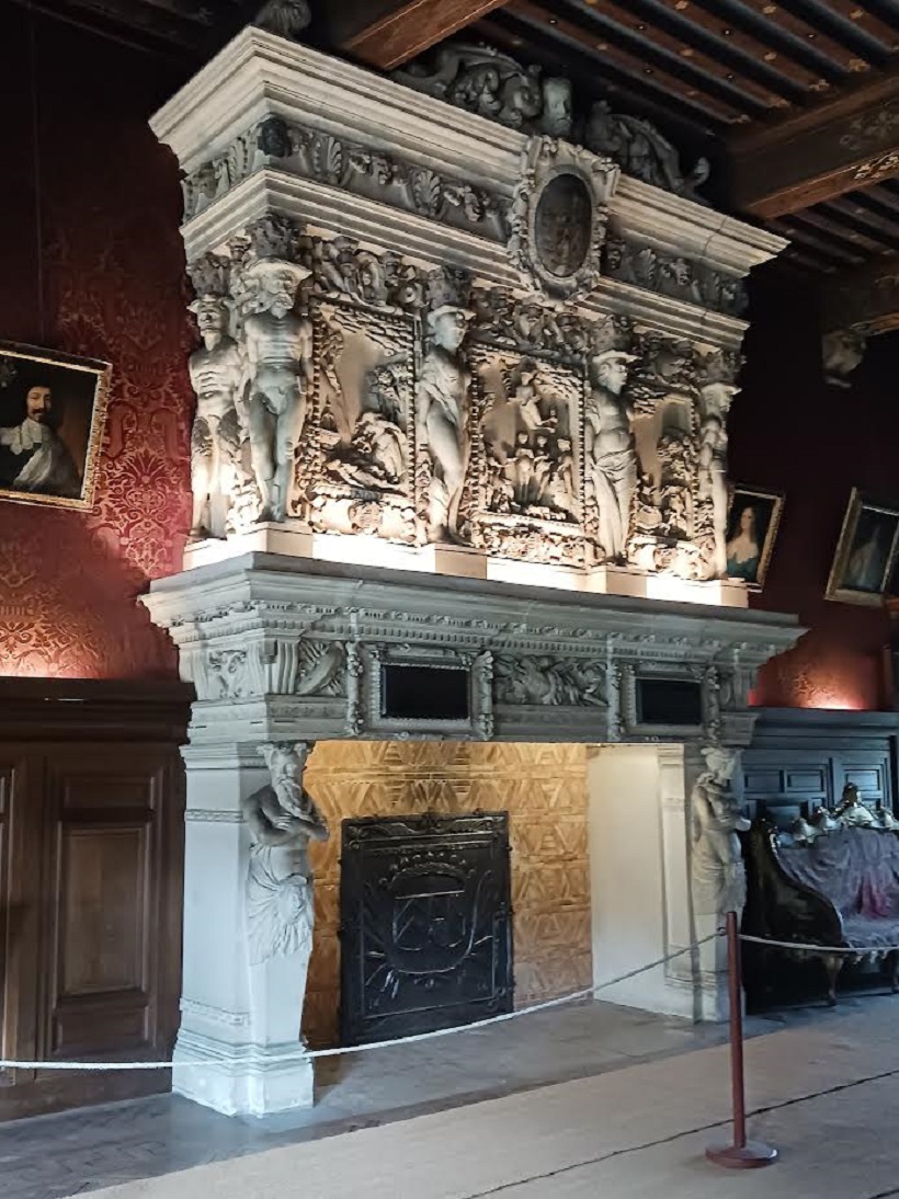 cheminée monumental