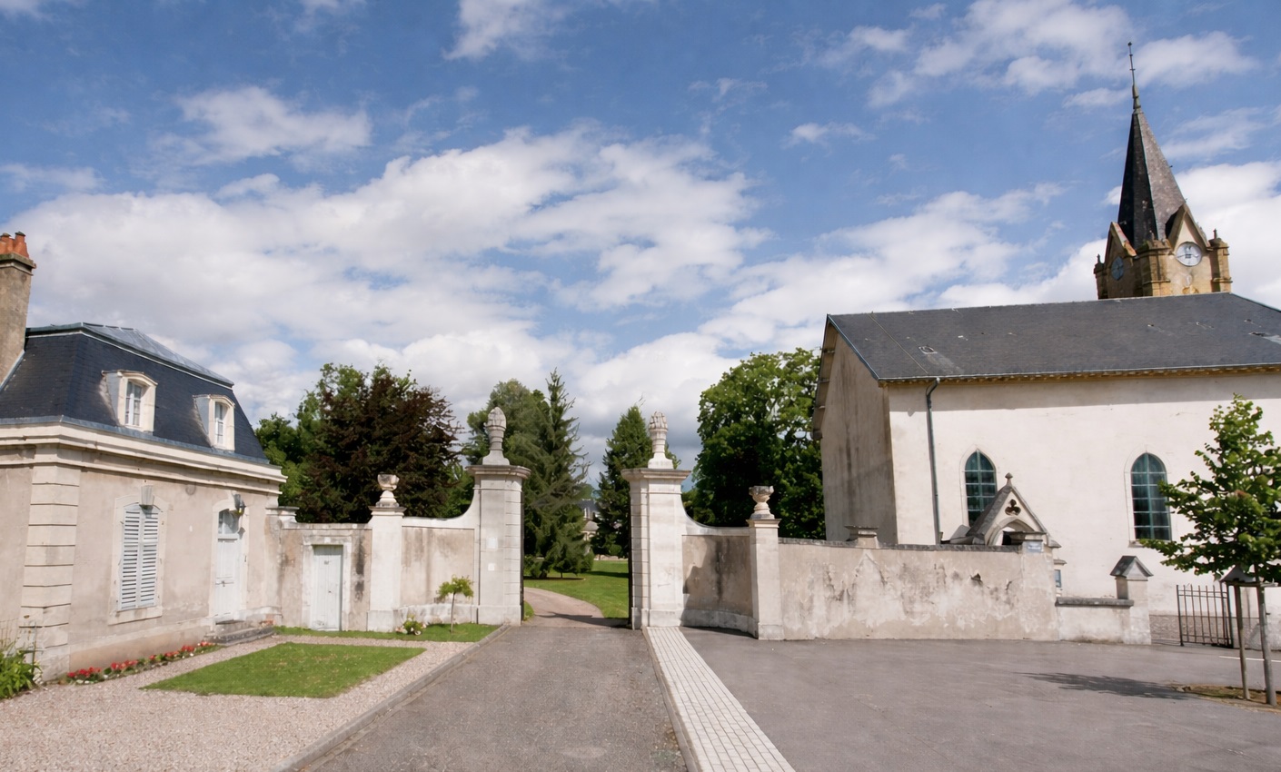 portail entrée château de Clémery