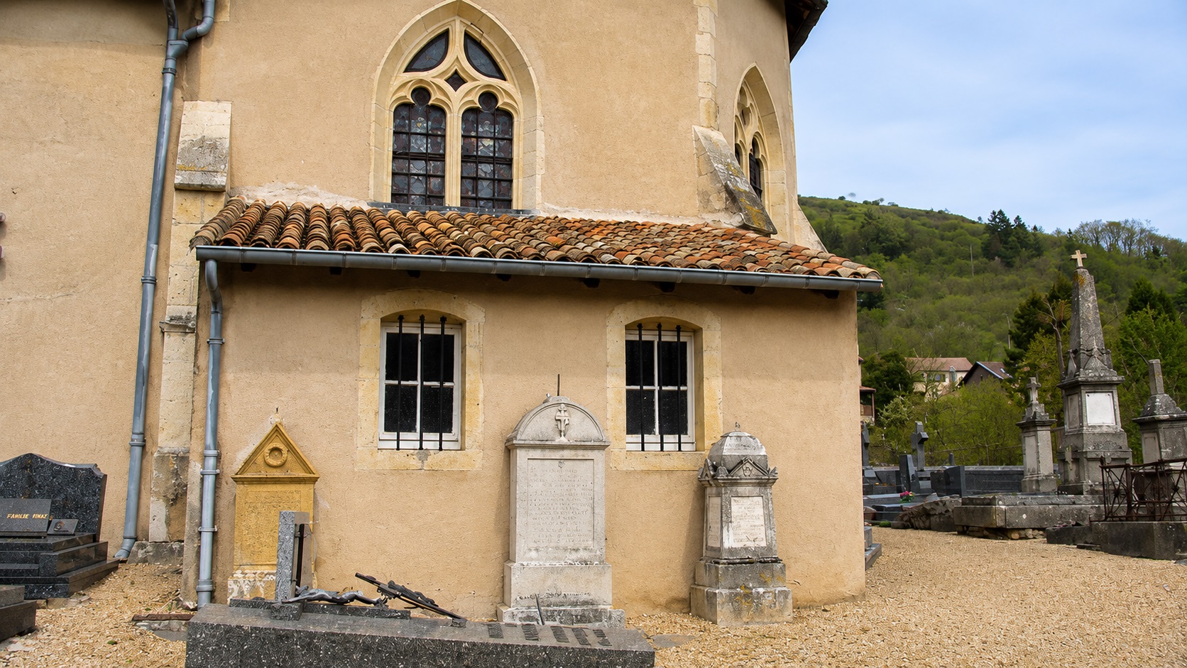 pierres tombales chapelle Pallon