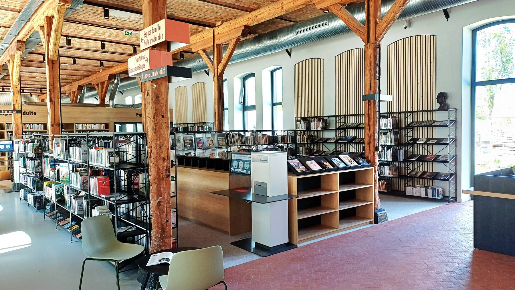 intérieur Médiathèque 507