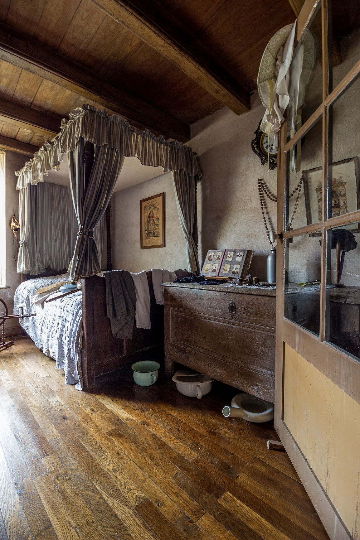 Maison des Arts et des Traditions Rurales belle chambre