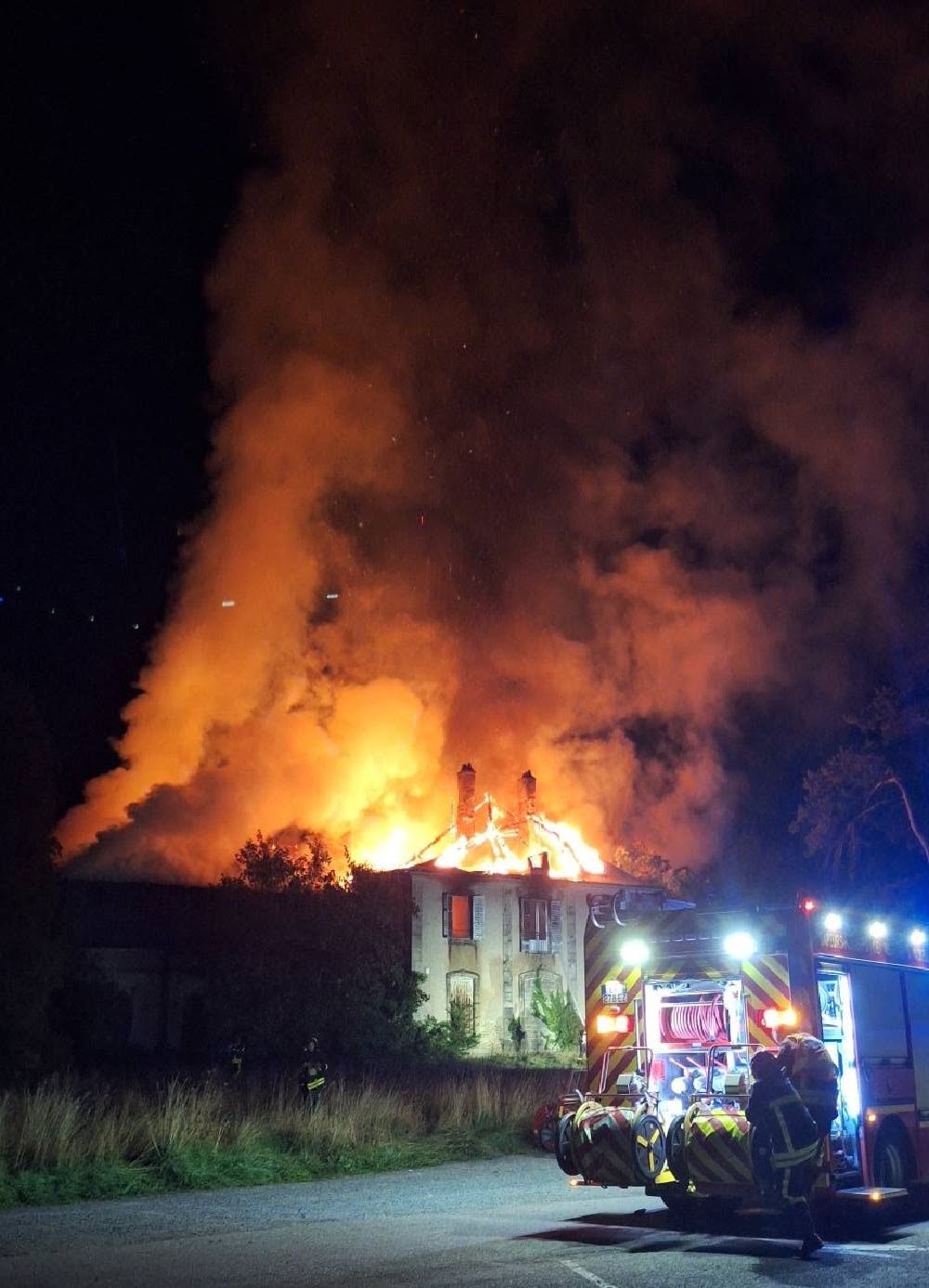 pompiers feu château de la Favorite